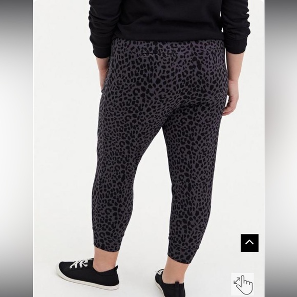 Torrid Leopard Print Relaxed Fit Jogger Lightweight
Ponte Mid-Rise Pants - Picture 2 of 8